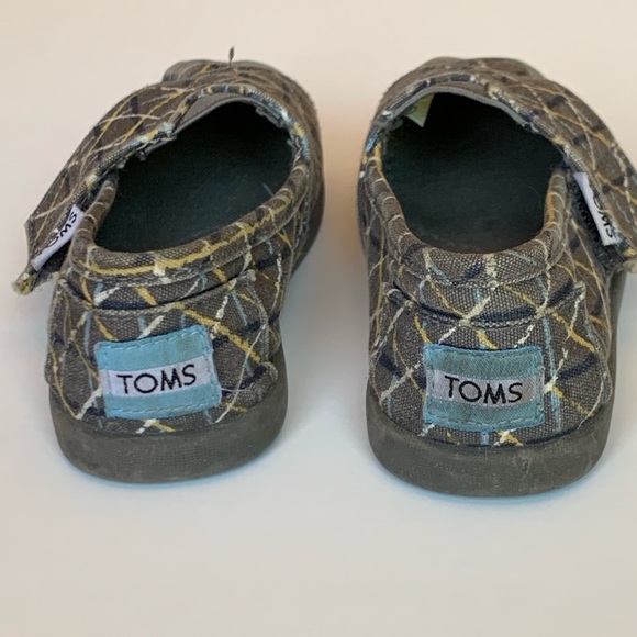 TOMS plaid unique toddler shoe - Picture 3 of 4